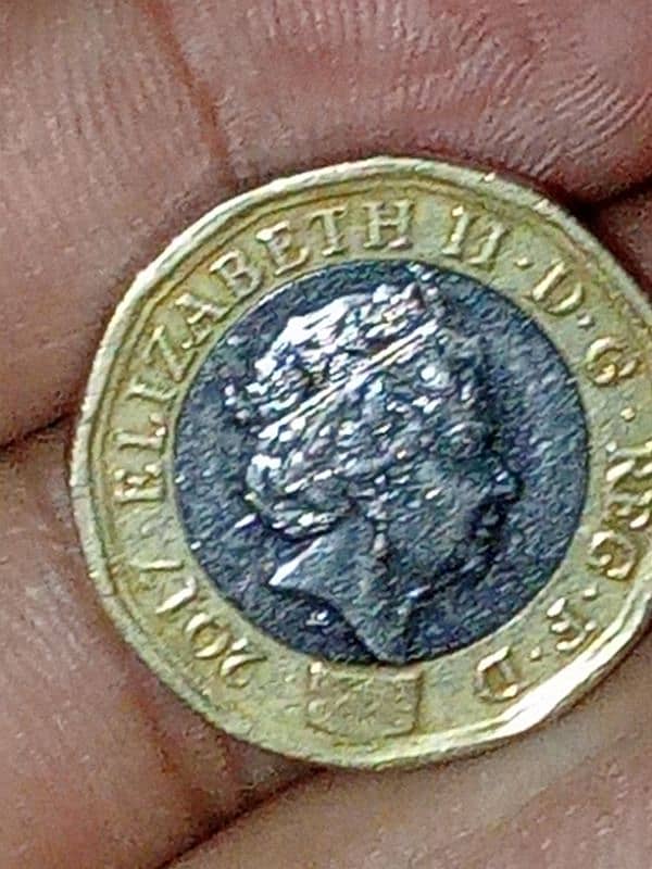 Queen Elizabeth 1 pound 0