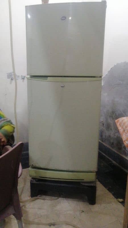 pel refrigerator for sale urgently 0