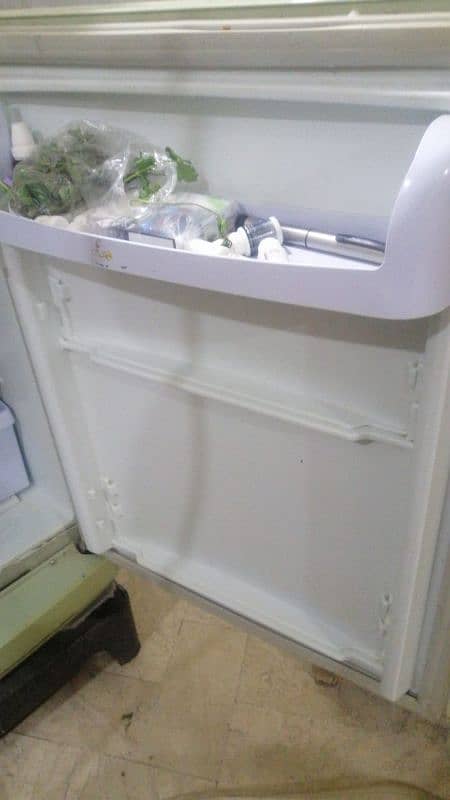 pel refrigerator for sale urgently 1