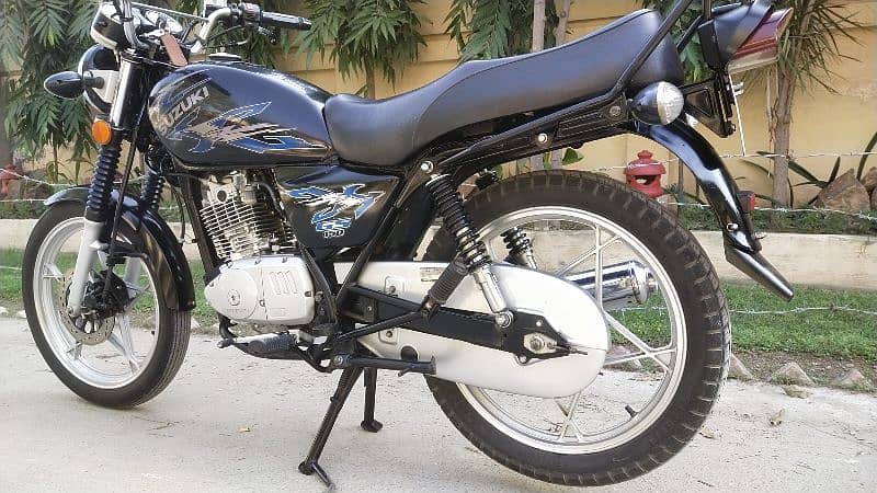 Suzuki GS 150 SE 2022 4