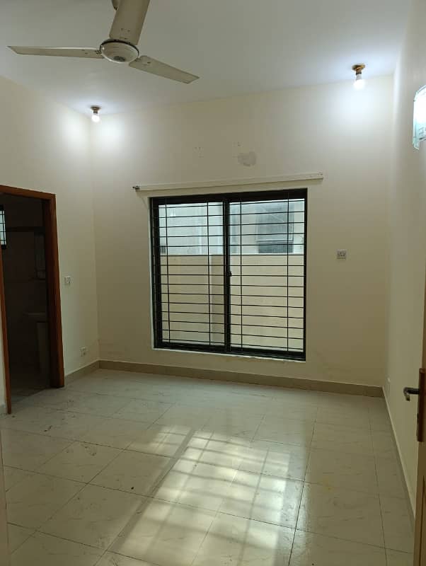 One Kanal 3 Beds Full Renovated Lower Portion For Rent In Cavalry Ground Cantt Lahore 13