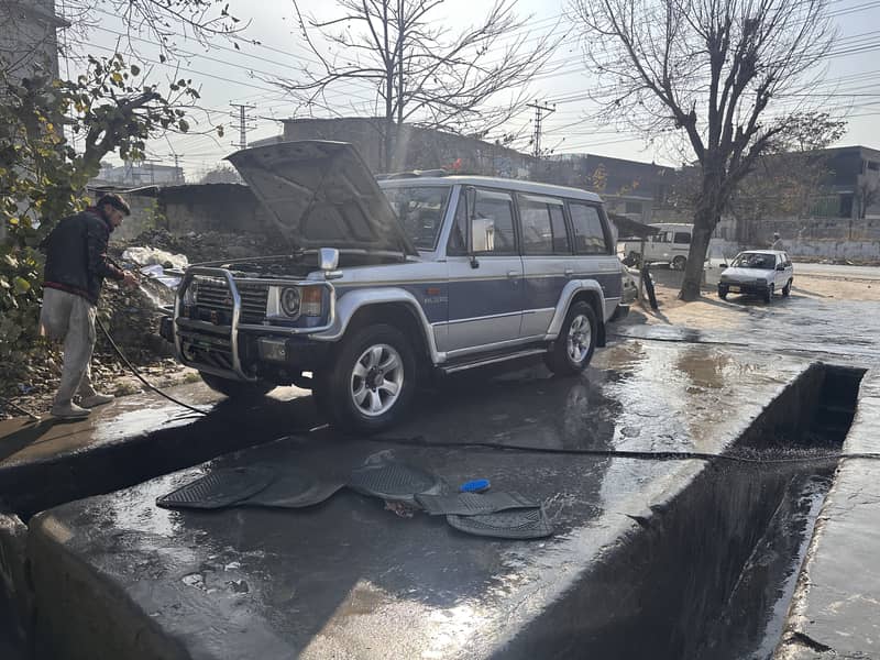 Mitsubishi Pajero Exceed 1986 5