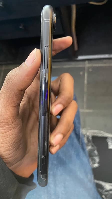 iPhone XR 64 GB 5