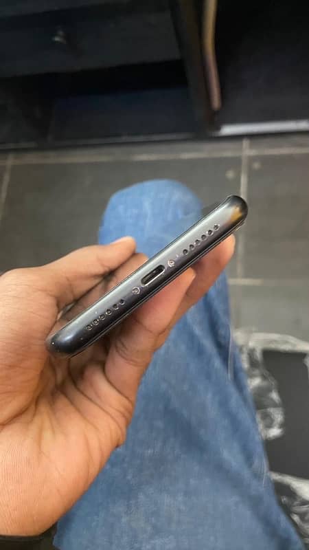 iPhone XR 64 GB 6