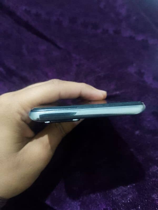 Oppo F19 6/128 with Box 2