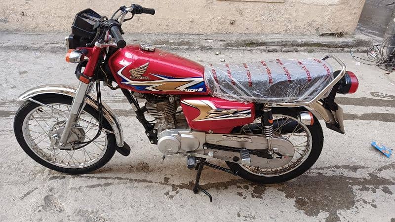 Honda 125 for sale in neat and clean condition 0