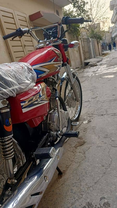 Honda 125 for sale in neat and clean condition 3