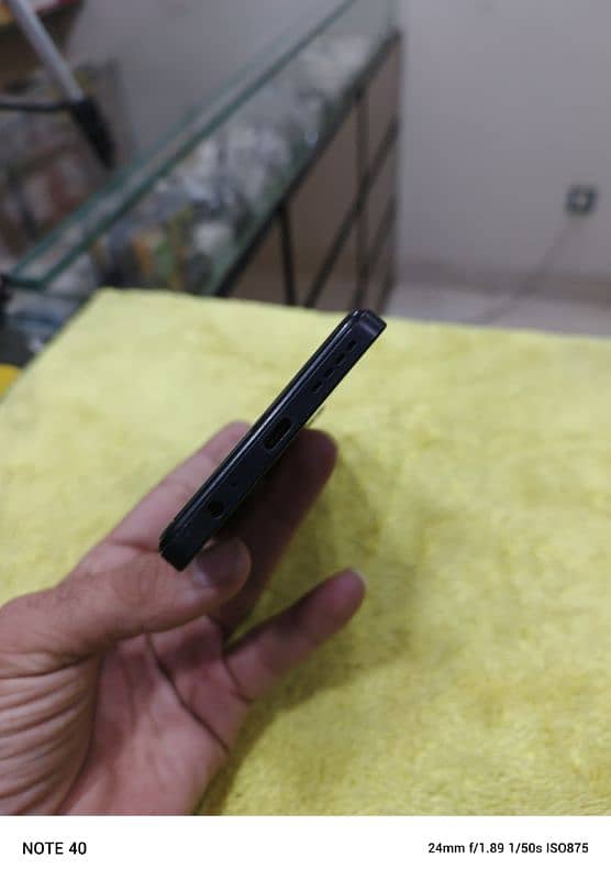 Infinix Hot 30 8+8/128 with Box Screen pa sirf 1 line ha 0