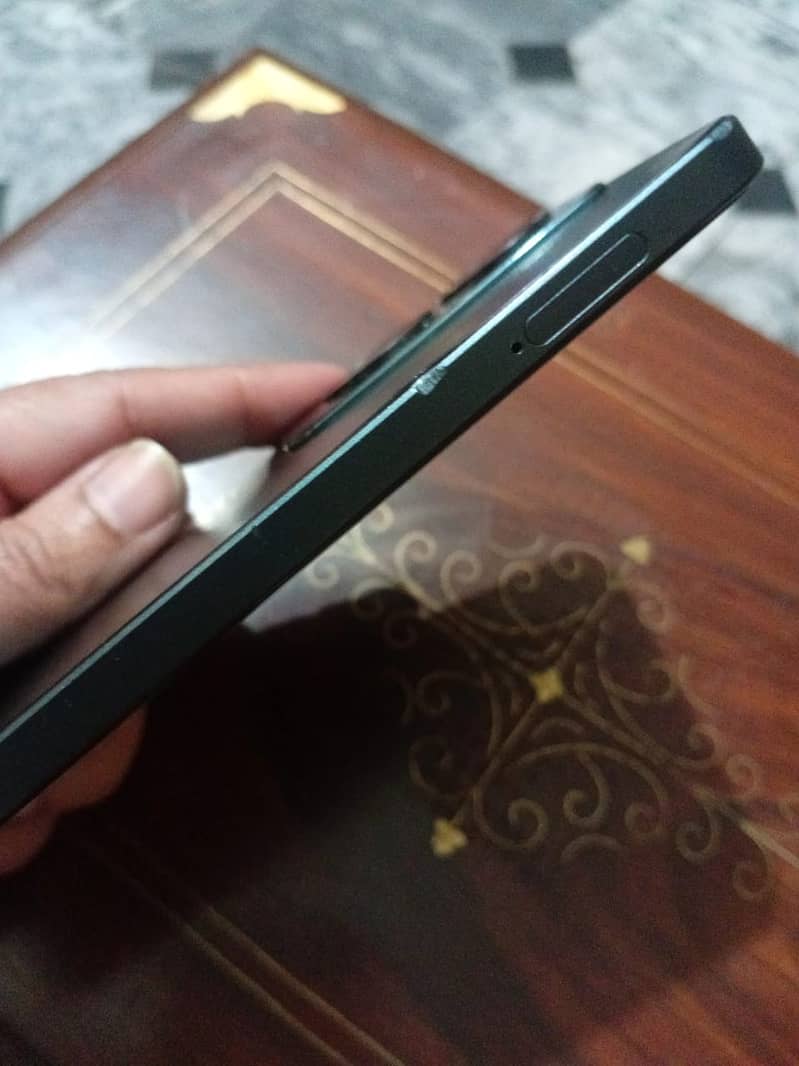 Oppo Reno 11 F 2