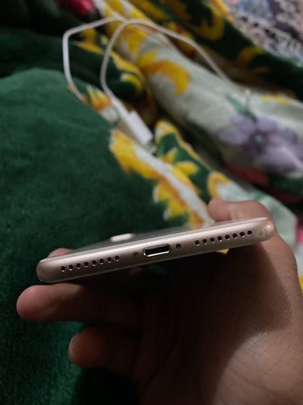 i phone 8 plus 10/8 condition non pta 4