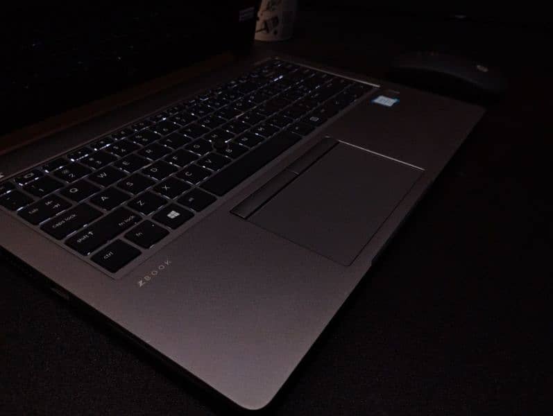 HP ZBook 14U G5 i5 8th Gen 4