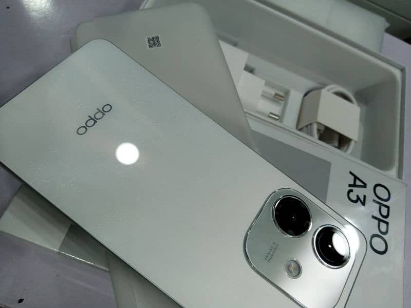 Oppo A3 6/256 1