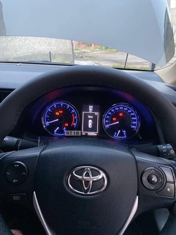 Toyota Corolla Altis 2019 4