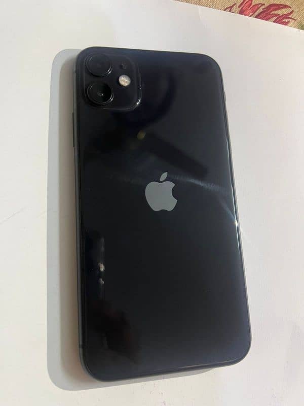 iPhone 11 128GB Black 3