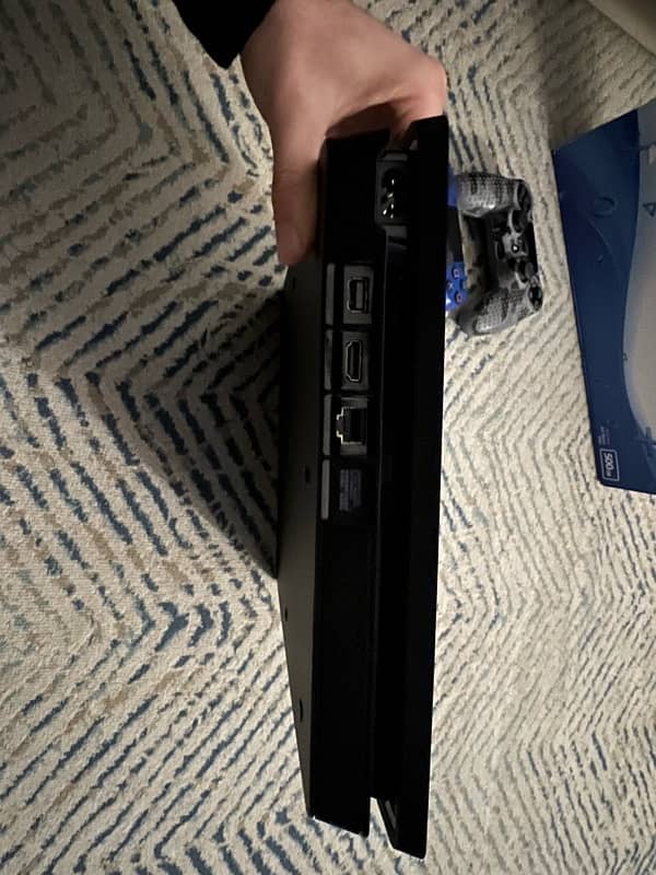 Ps4 slim 500gb with 2  controllers 2