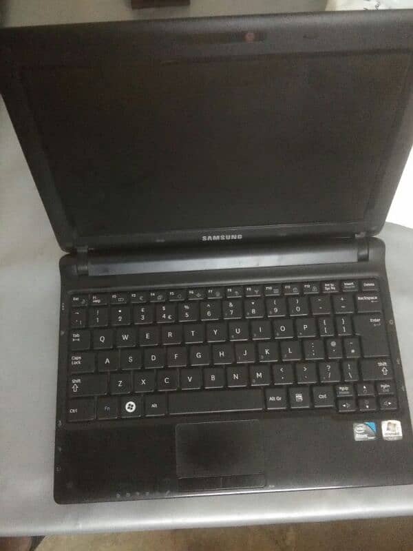 Samsung notebook N145 Plus 0