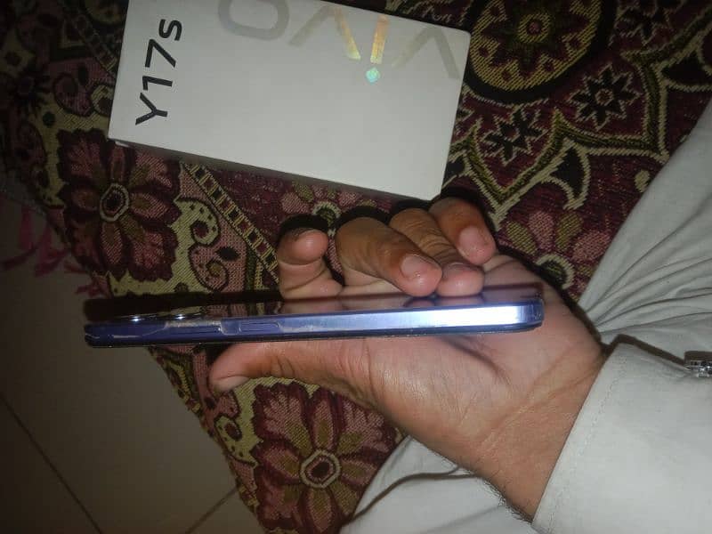 vivo y17s 10 by 10 4