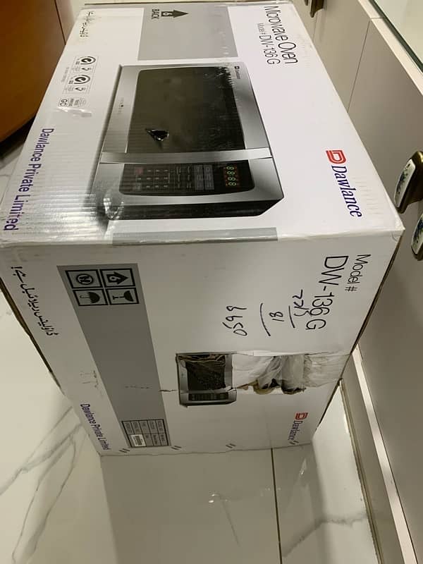 Microwave Oven Model No DW-136G 2