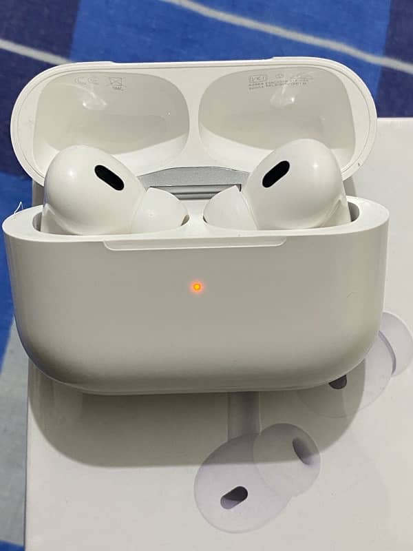 1 day used, Air Pods pro refurbished 0