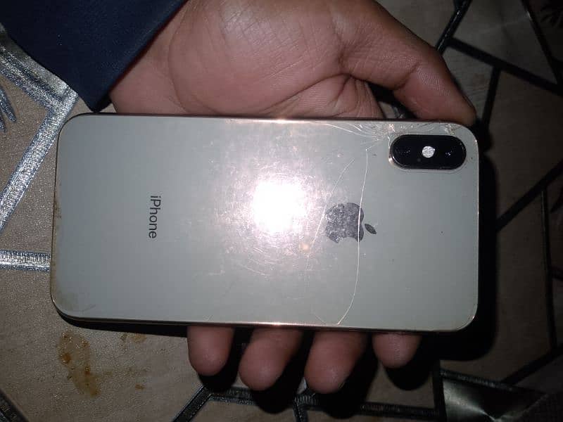 iphone xs 64gb back sa Thora break ha bki all ok ha 1