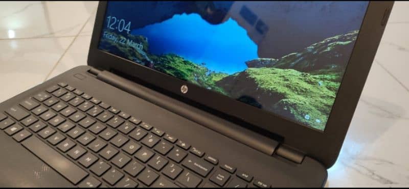 HP Notebook a15009ne 4GB i3 4th Gen 3