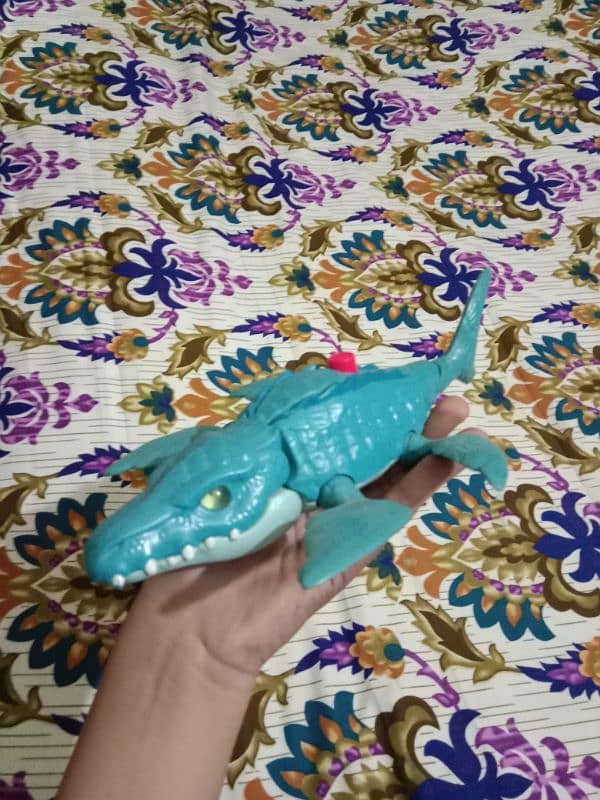 crocodile shark 0