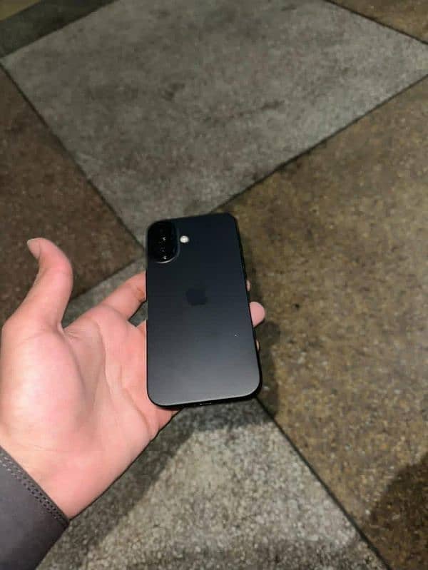 iPhone 16.10/10 128 gb with box 0