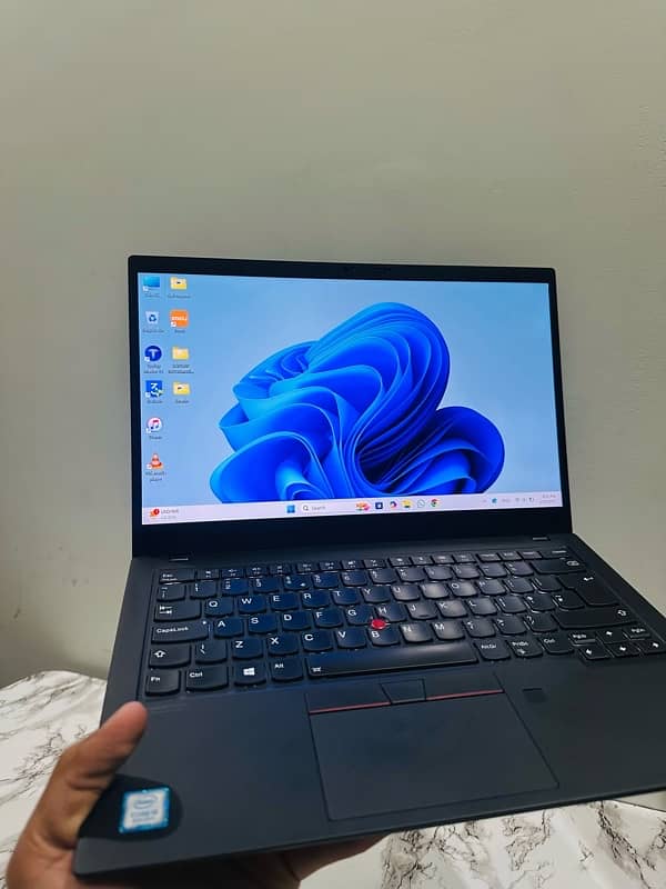 LENOVO X1 CARBON core i5 8th generation 0