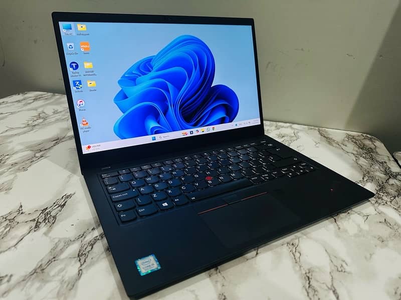 LENOVO X1 CARBON core i5 8th generation 1