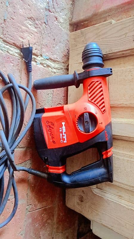 Hilti Te 30 C with bits 2