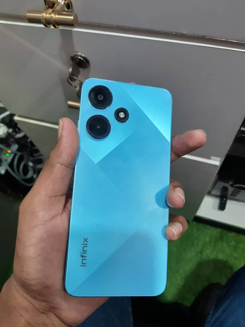 Infinix Hot 30i 7