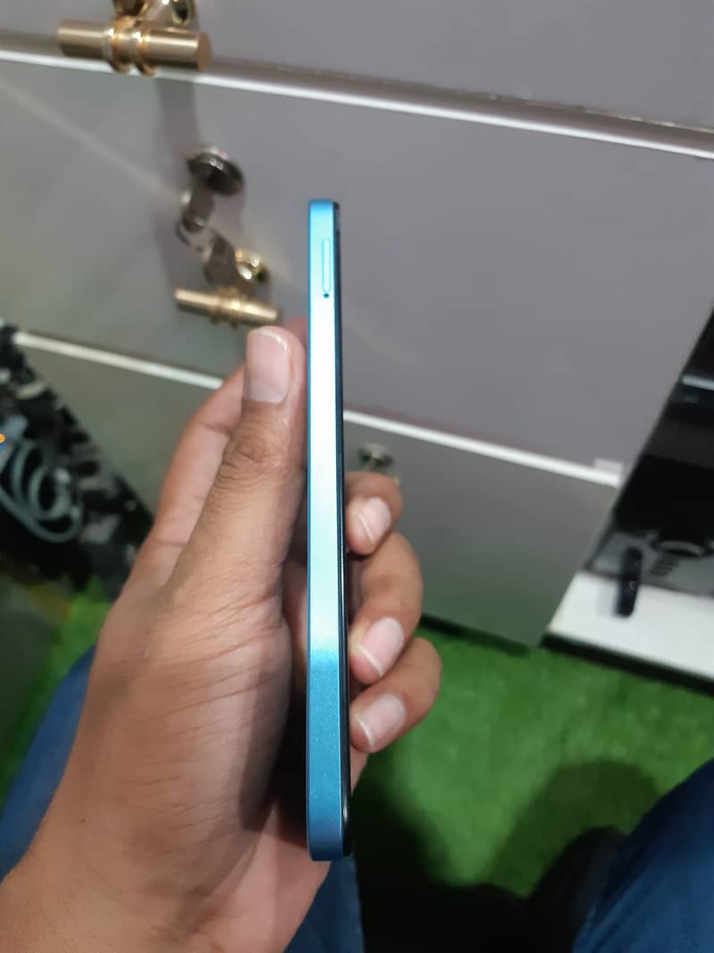 Infinix Hot 30i 8