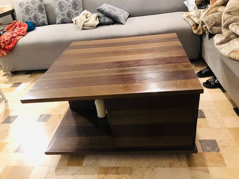 center table with deep drawers 1