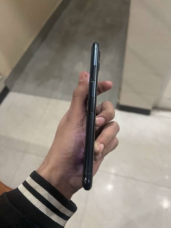 Iphone 11 pro max 64gb(jv) lush condition 4