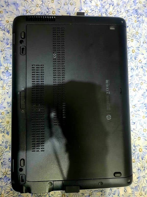 HP 820. . . core i5 4th generation finger print new condition 10 by 10 2