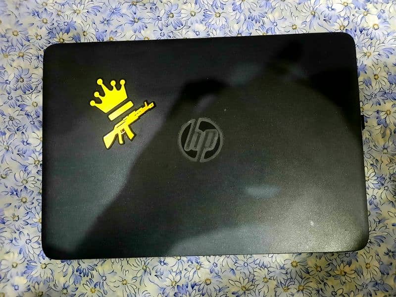 HP 820. . . core i5 4th generation finger print new condition 10 by 10 5