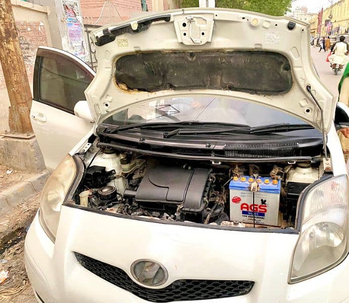 Toyota Vitz 2010-14 8