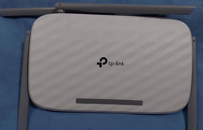 TpLink Wi-Fi router 1