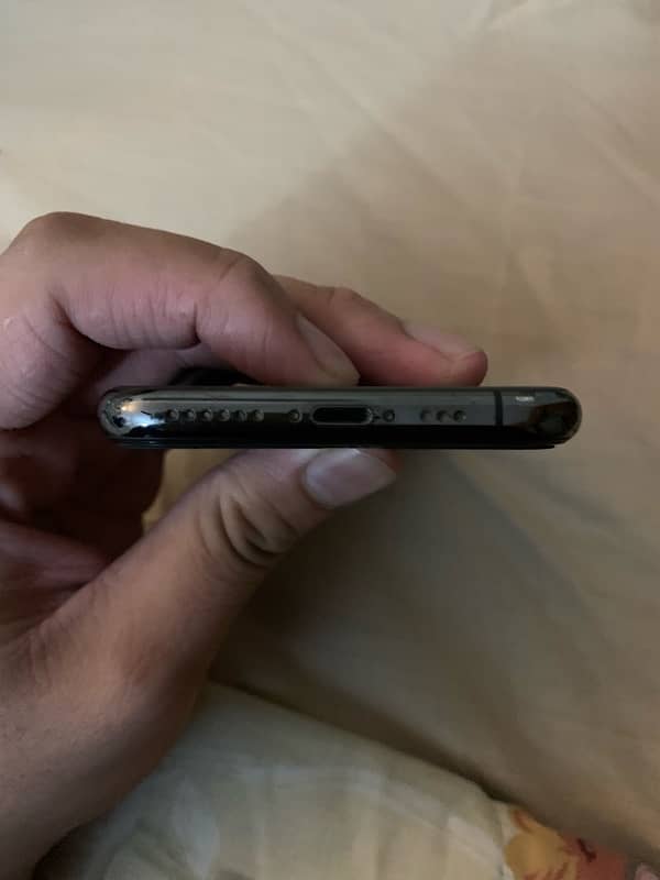 iPhone 11 Pro non 4