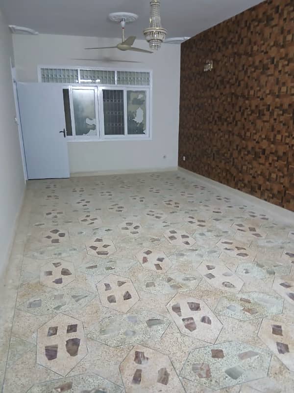 3 bed dd portion available for rent in north Karachi 3