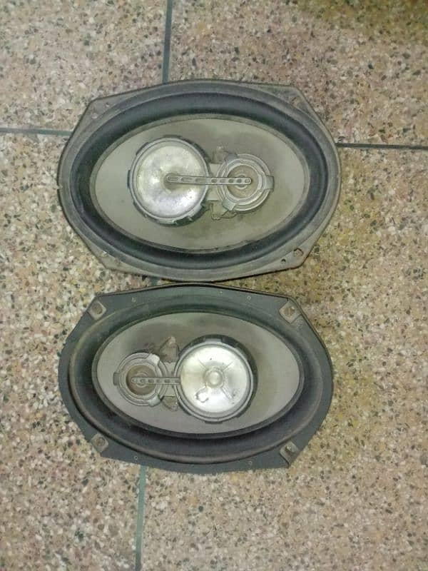 car  speaker sell urgent  ek 1500 dono speaker 2500 final ha 1