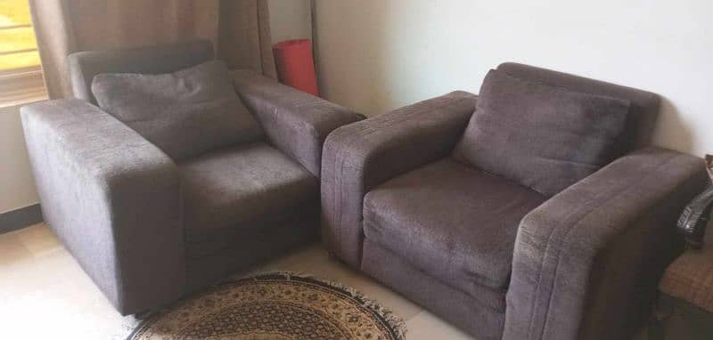 2 heavy sofa seats in grey colour 0