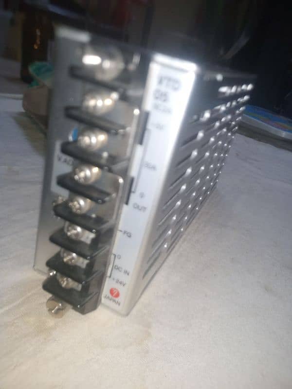 power supply 24VDC input. 5 VDC out put 0