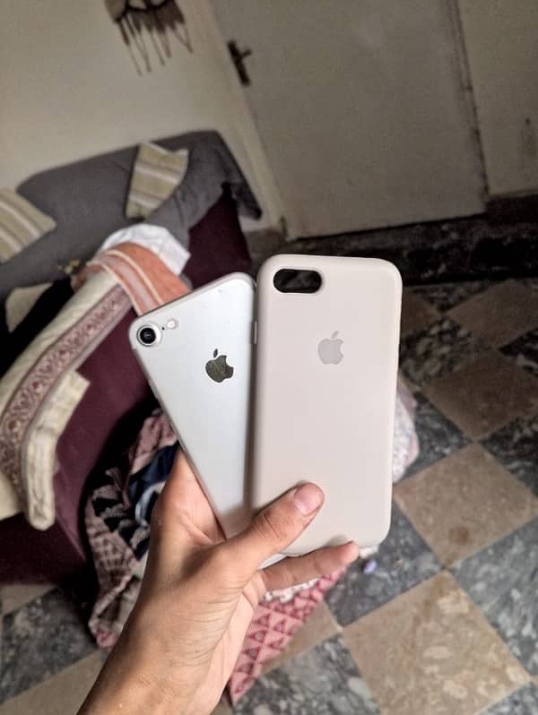 iPhone 7 128 gb pta approved 1