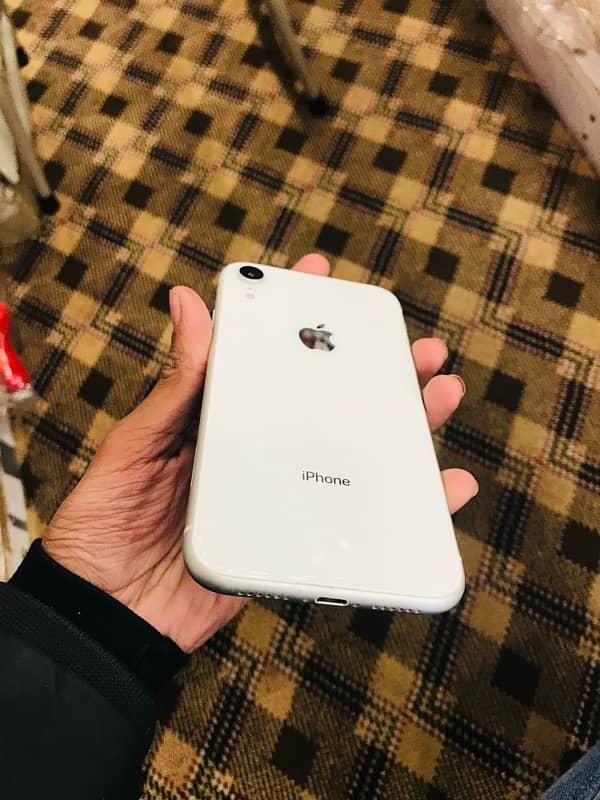 iphone xr 4