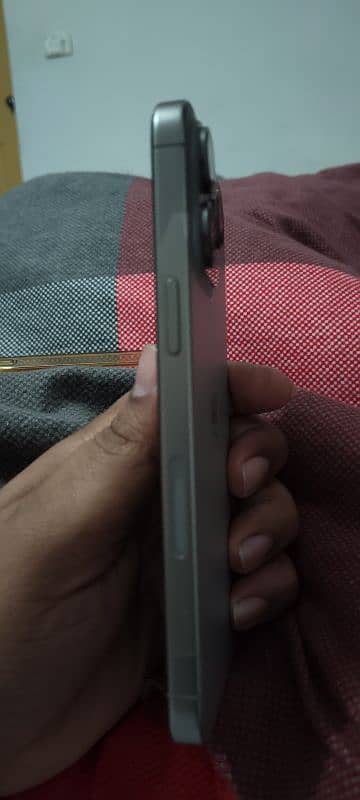 iphone 15:pro max jv natural titanium 3