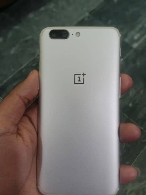 One plus 5 Silver Color Good Condition 0