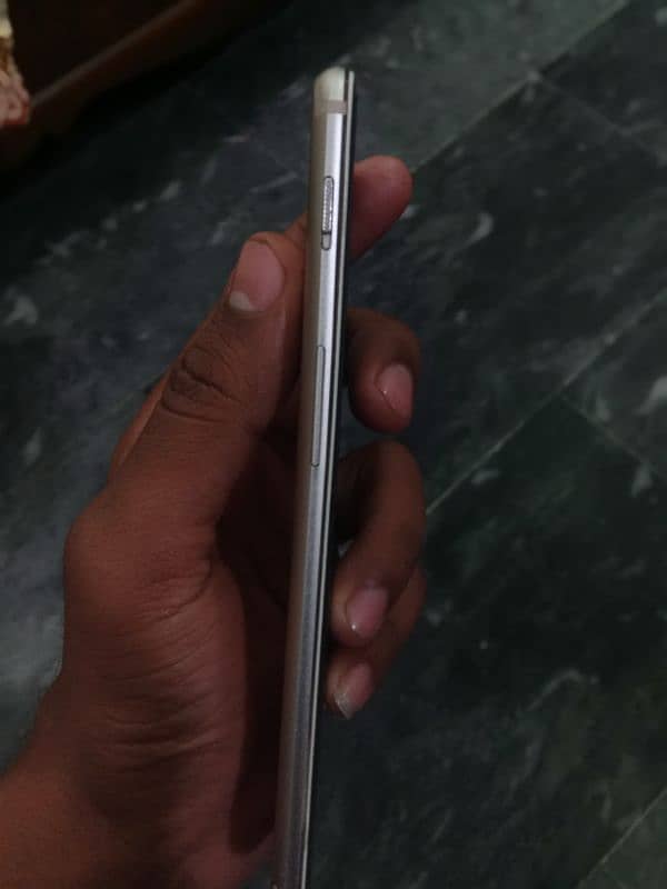 One plus 5 Silver Color Good Condition 3