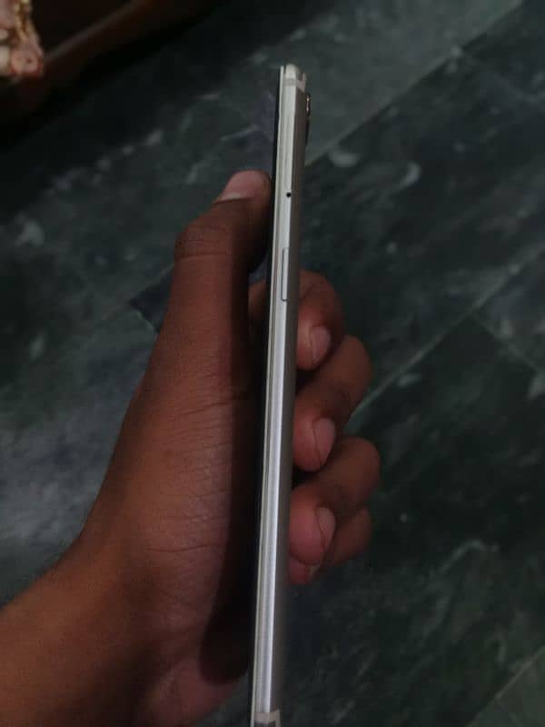 One plus 5 Silver Color Good Condition 4