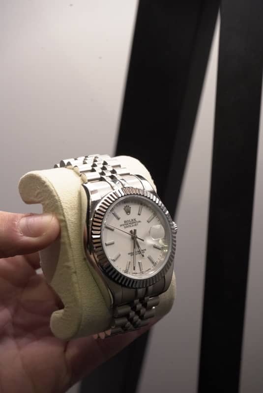 silver watch 3